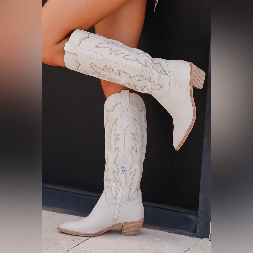 Dolce Vita Shiren Cream Boots